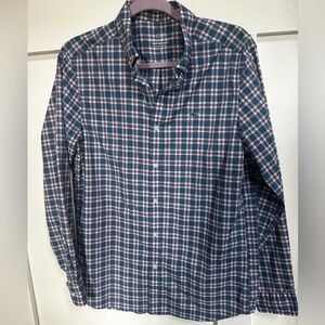 Vineyard Vines Men's Performance Button Up- size Small